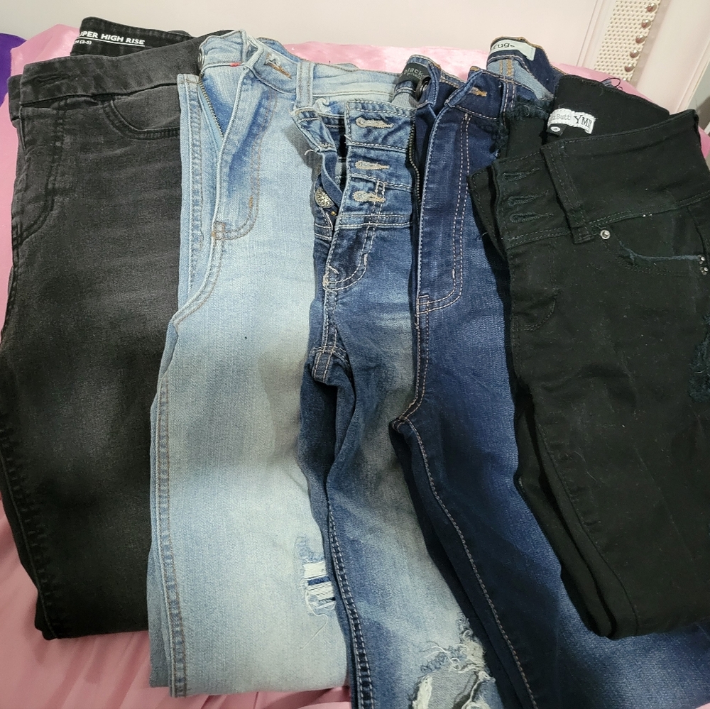 4 pairs of jeans